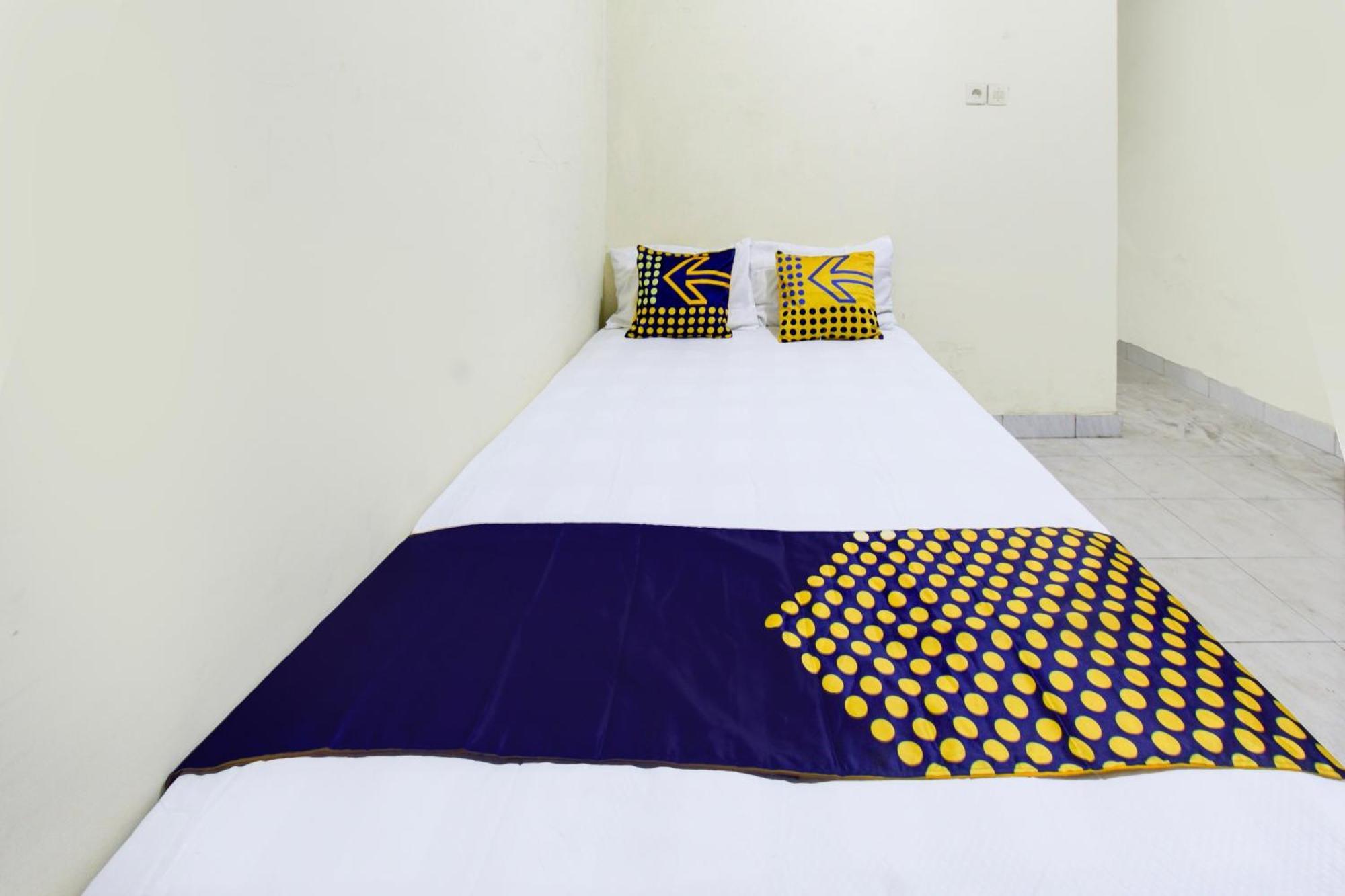 Отель Oyo Life 93284 Kos Cendana Raya Матарам Экстерьер фото